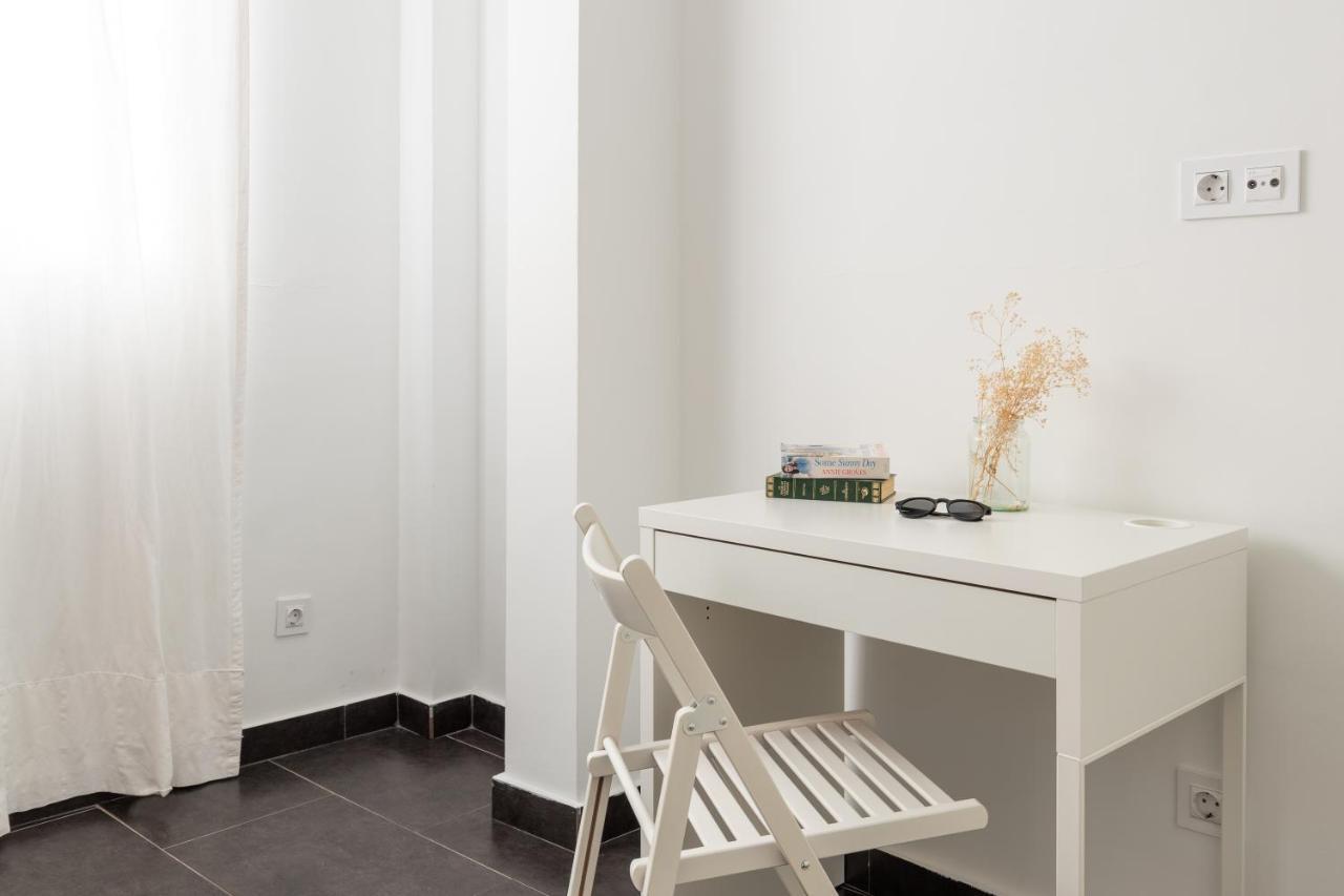 Fun Building By Homeabout Apartment Malaga