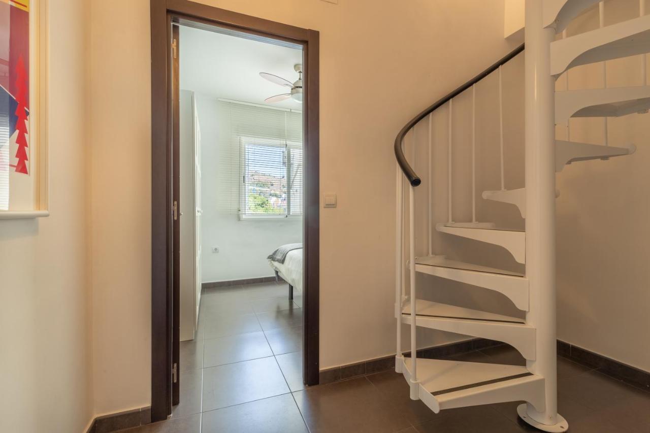 Fun Building By Homeabout Apartment Malaga