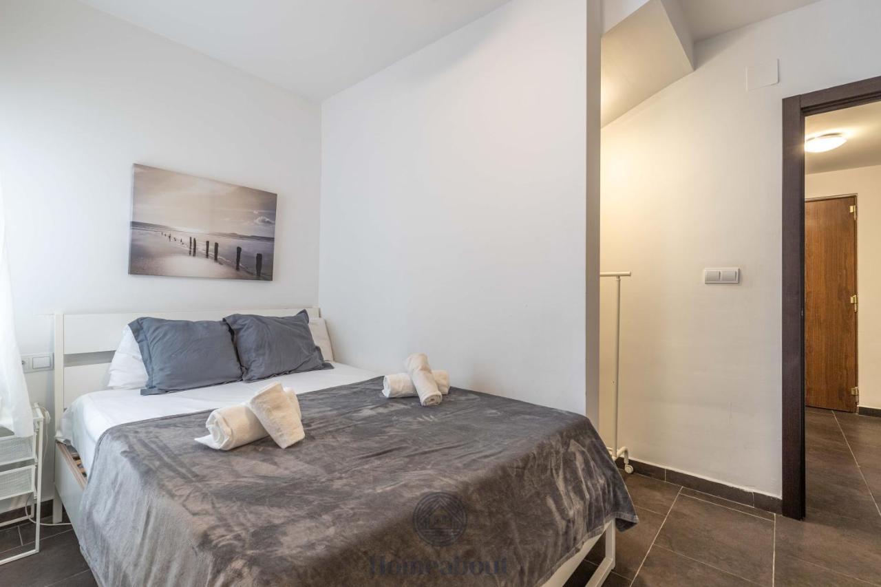 Fun Building By Homeabout Apartment Malaga