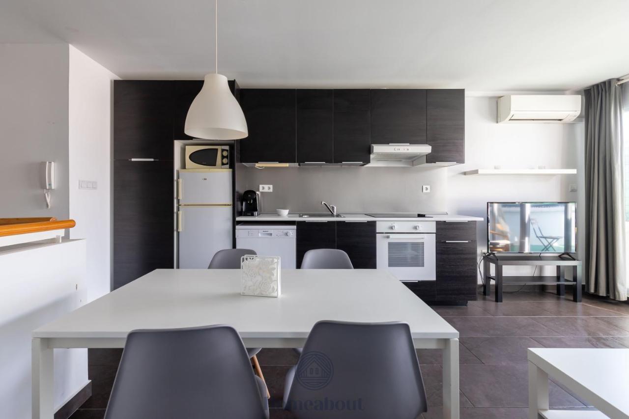 Fun Building By Homeabout Apartment Malaga